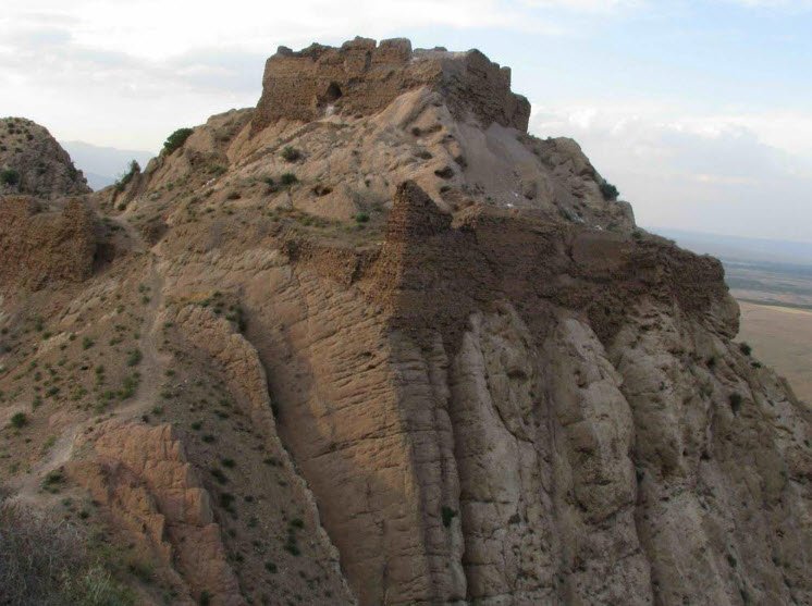 Qez Qaleh, Abadeh, Iran